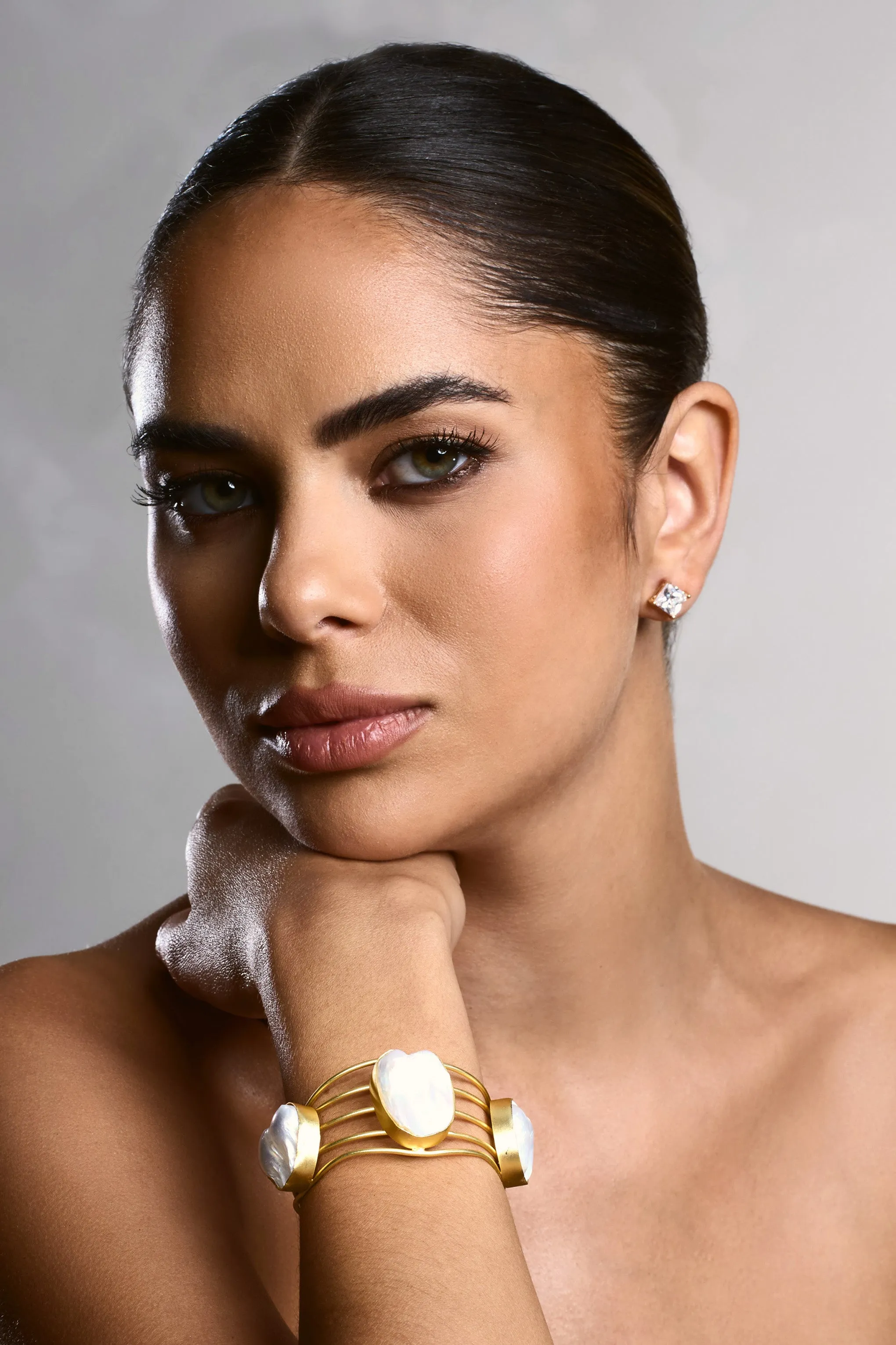 Dune | Gold Chunky Bangle With Iridescent Shells