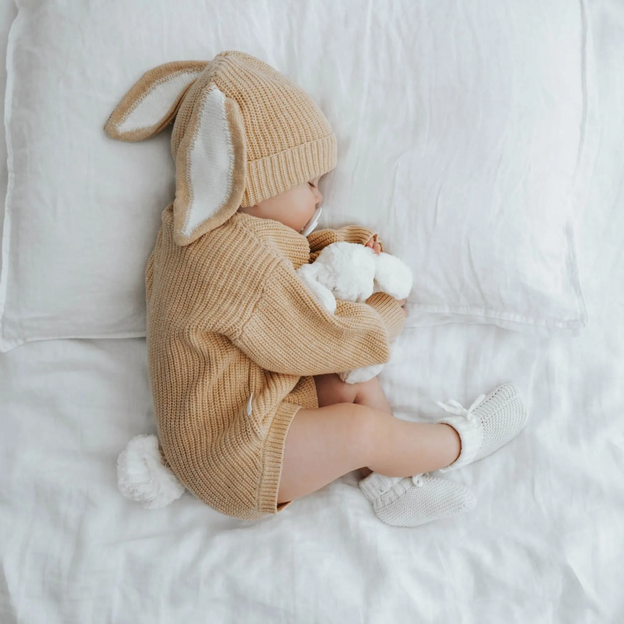 EASTER BEANIE | SAND FLECK