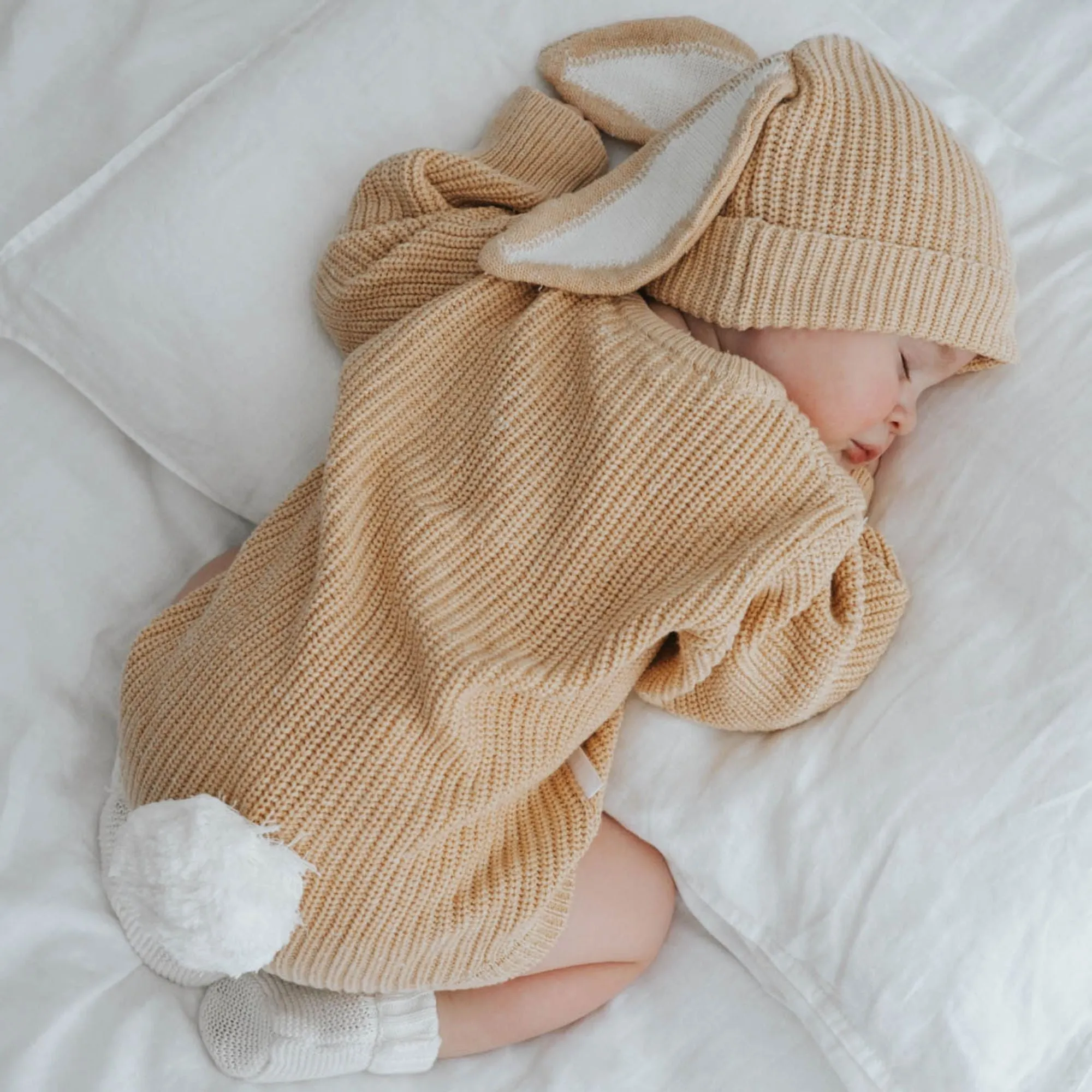 EASTER BEANIE | SAND FLECK