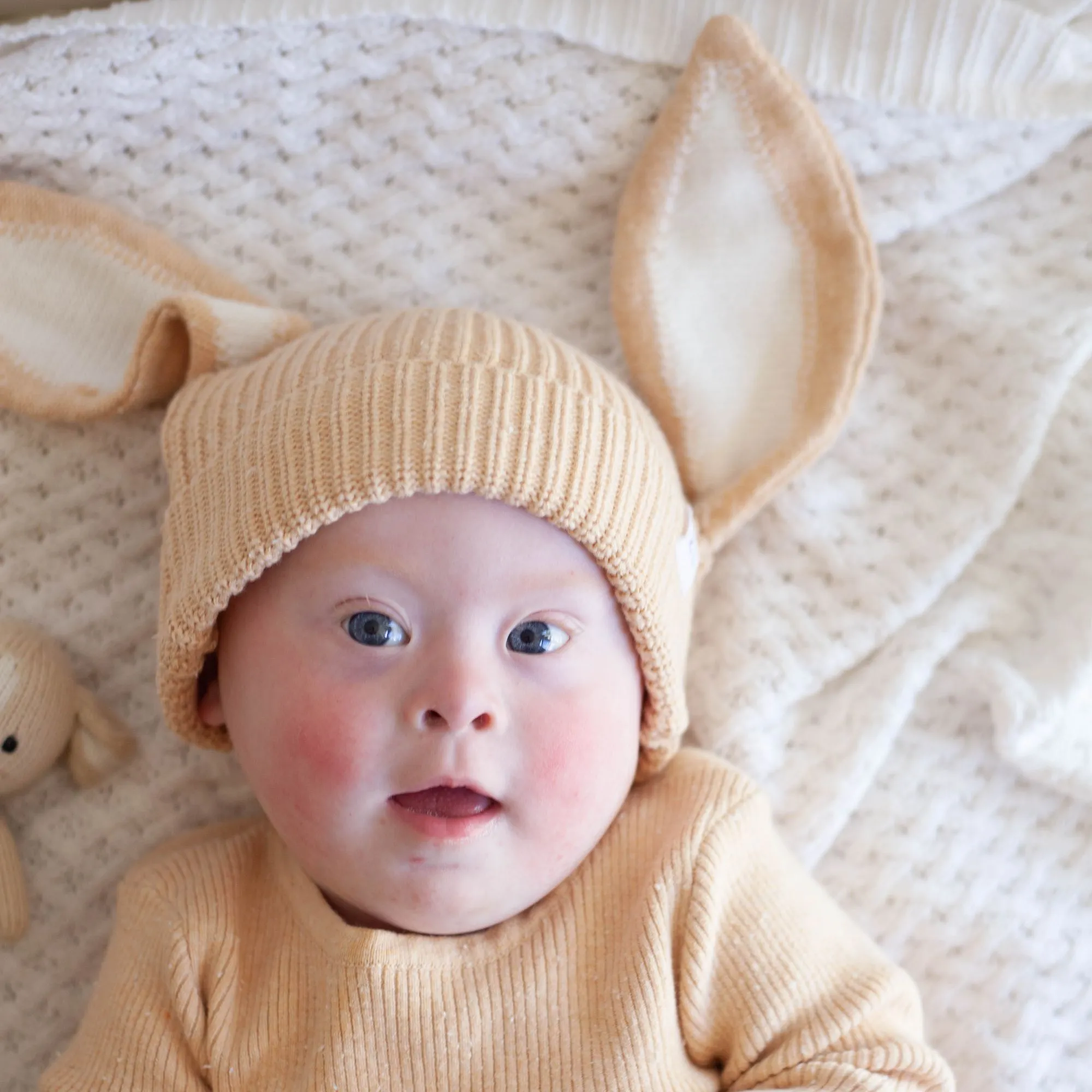EASTER BEANIE | SAND FLECK