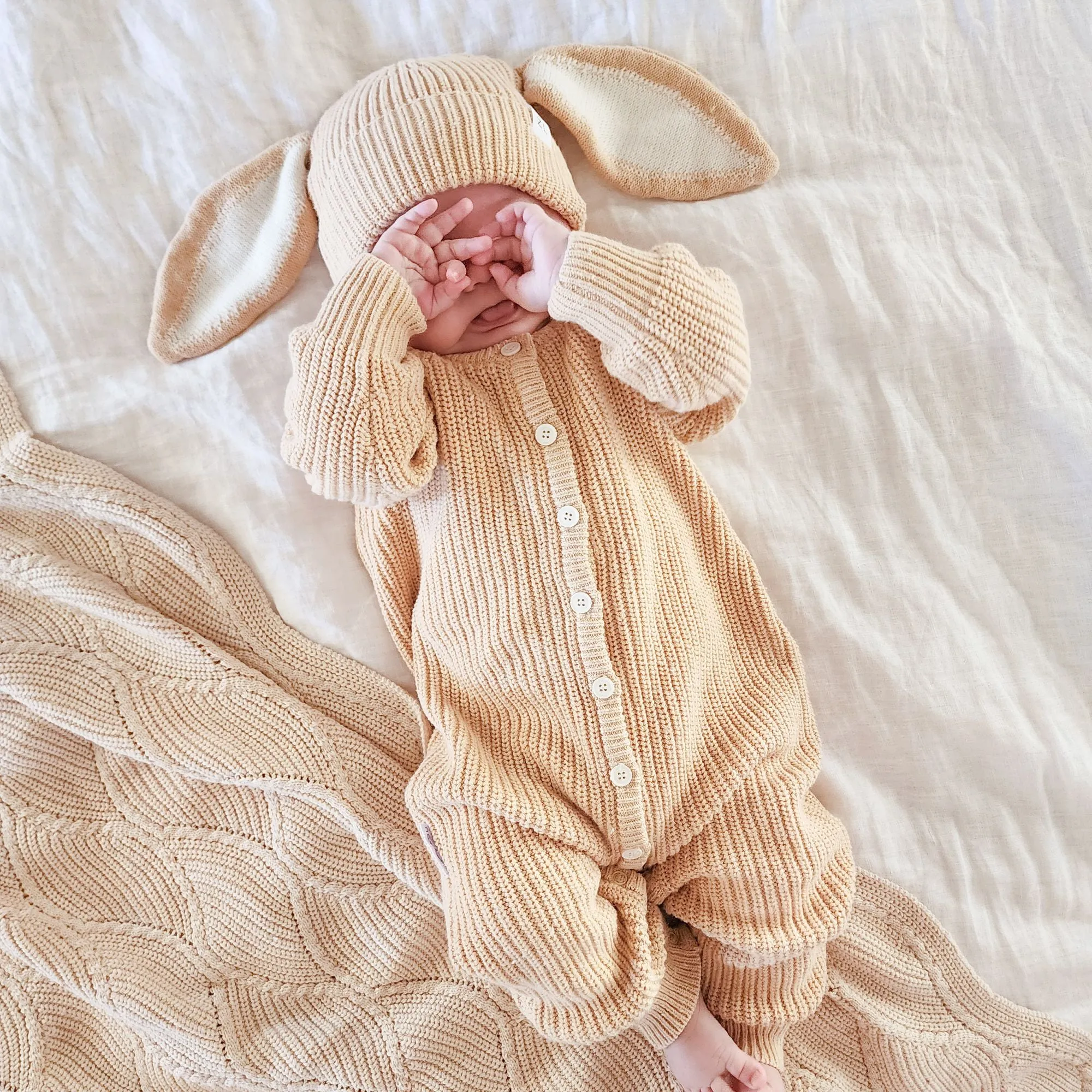 EASTER BEANIE | SAND FLECK