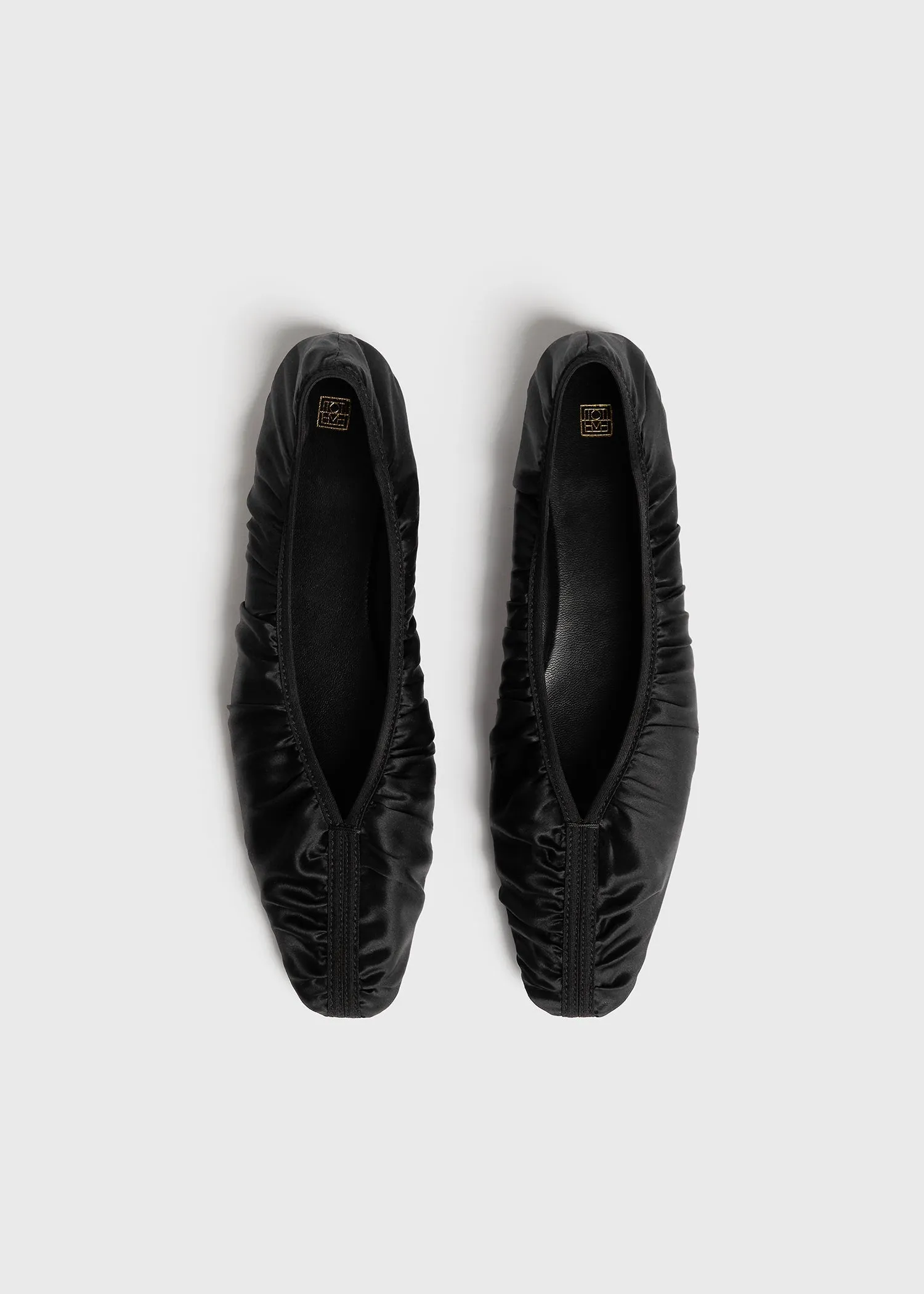 Gathered satin flats black