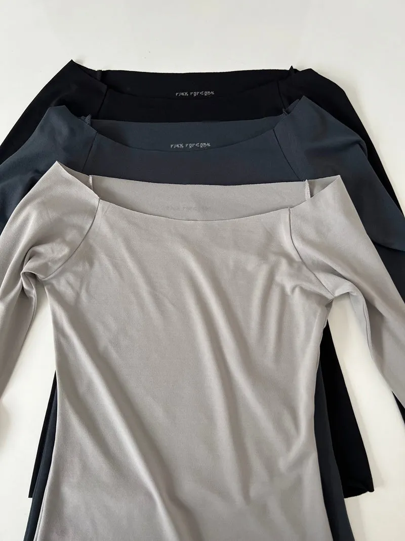 Lesly Solid Color Off-the-Shoulder Long Sleeve Slim Cropped Top