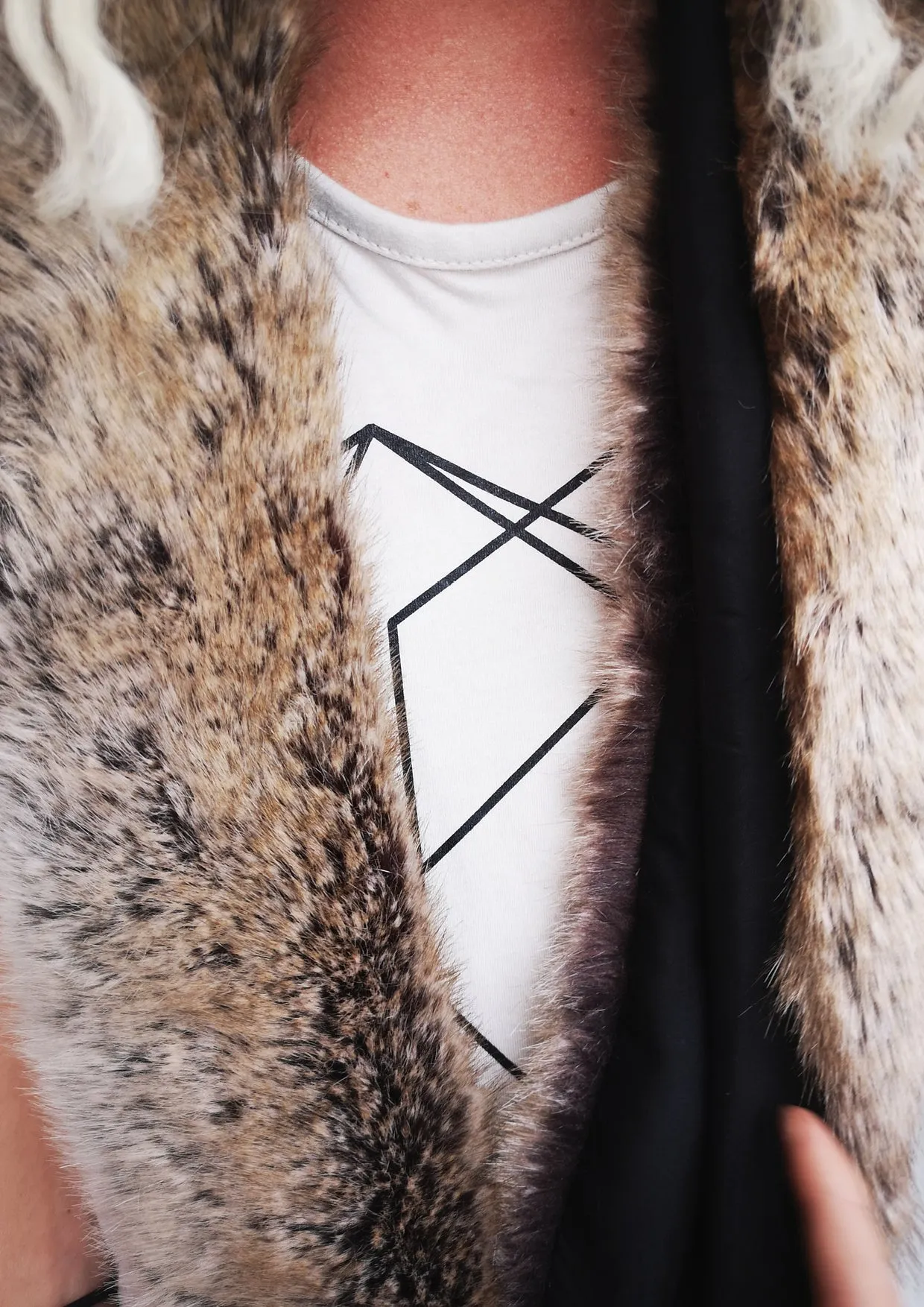 LIMITED EDITION - FAUX FUR SCARF - racoon