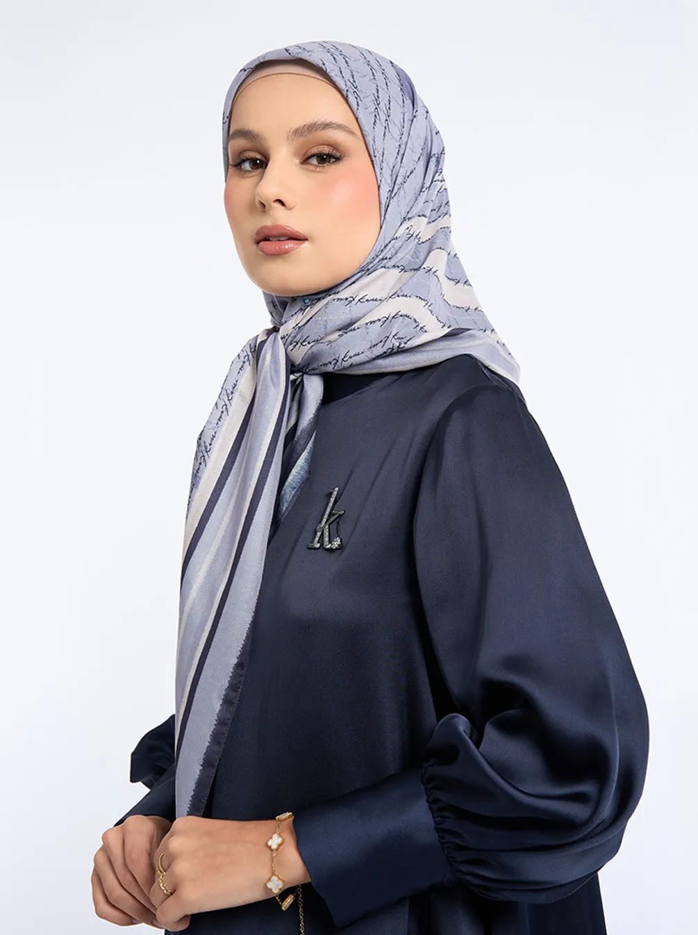 MONO RIDDLE SIGNATURE SCARF ASHLEY GREY