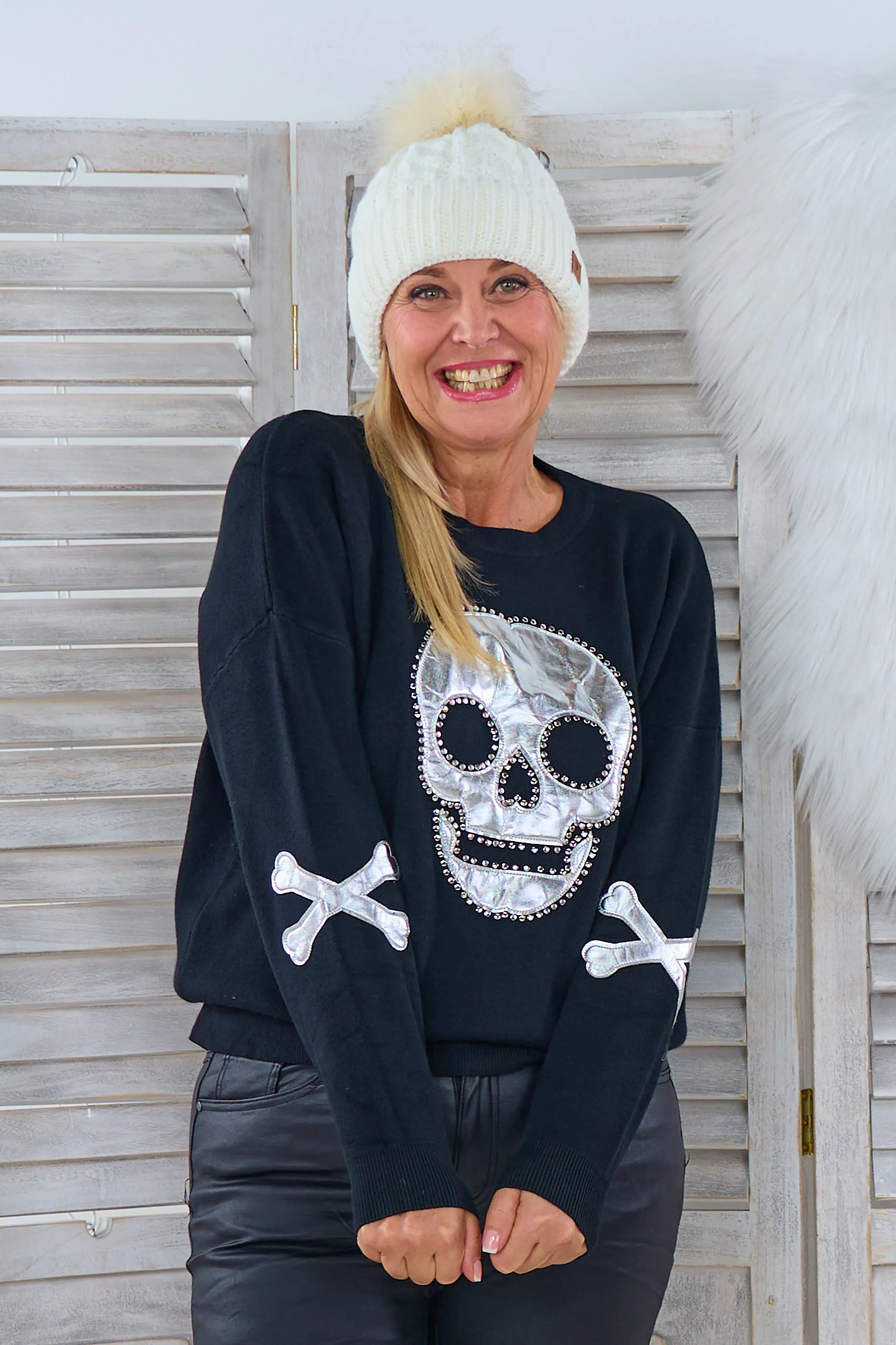 Pulli "Skull", schwarz-silber