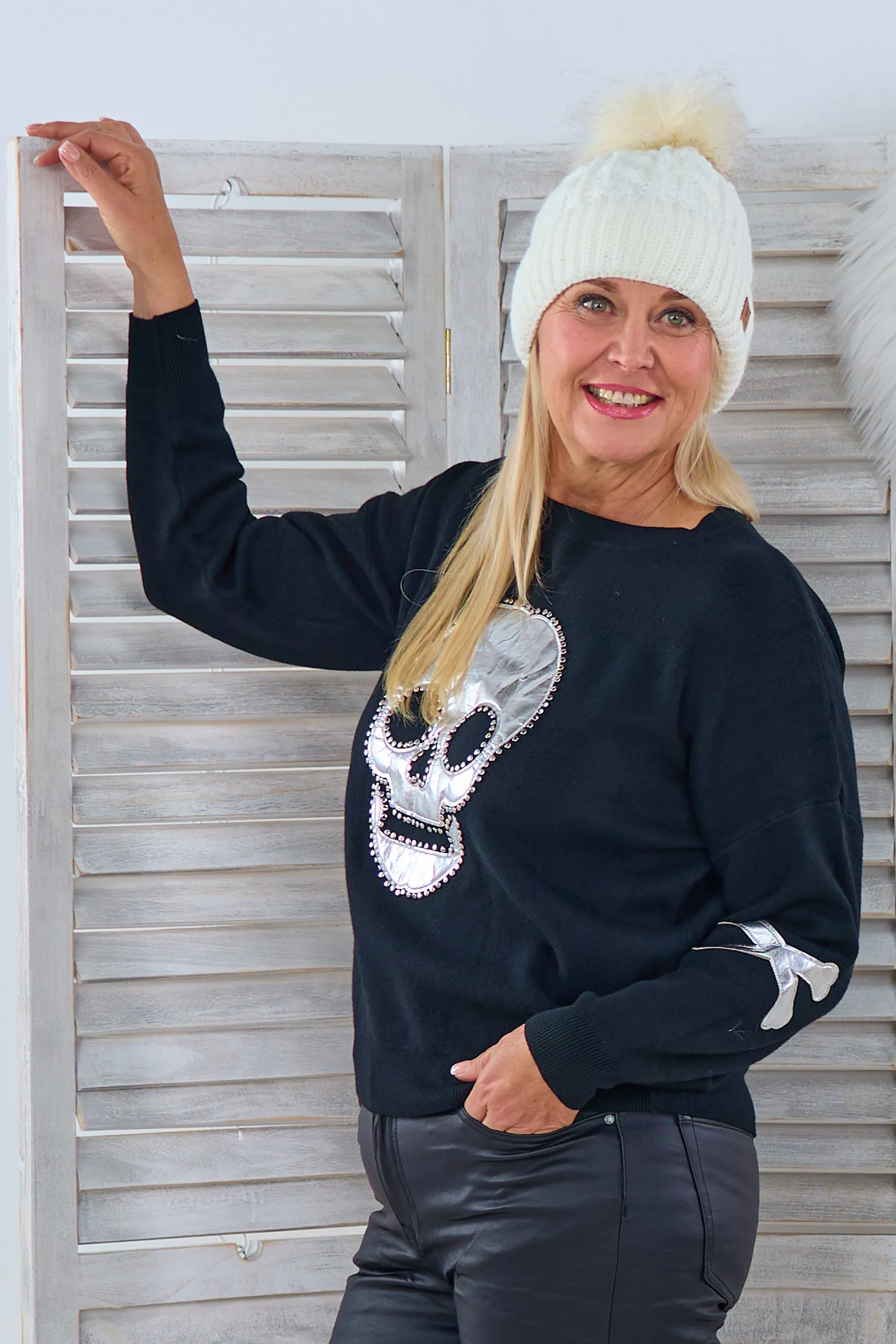 Pulli "Skull", schwarz-silber