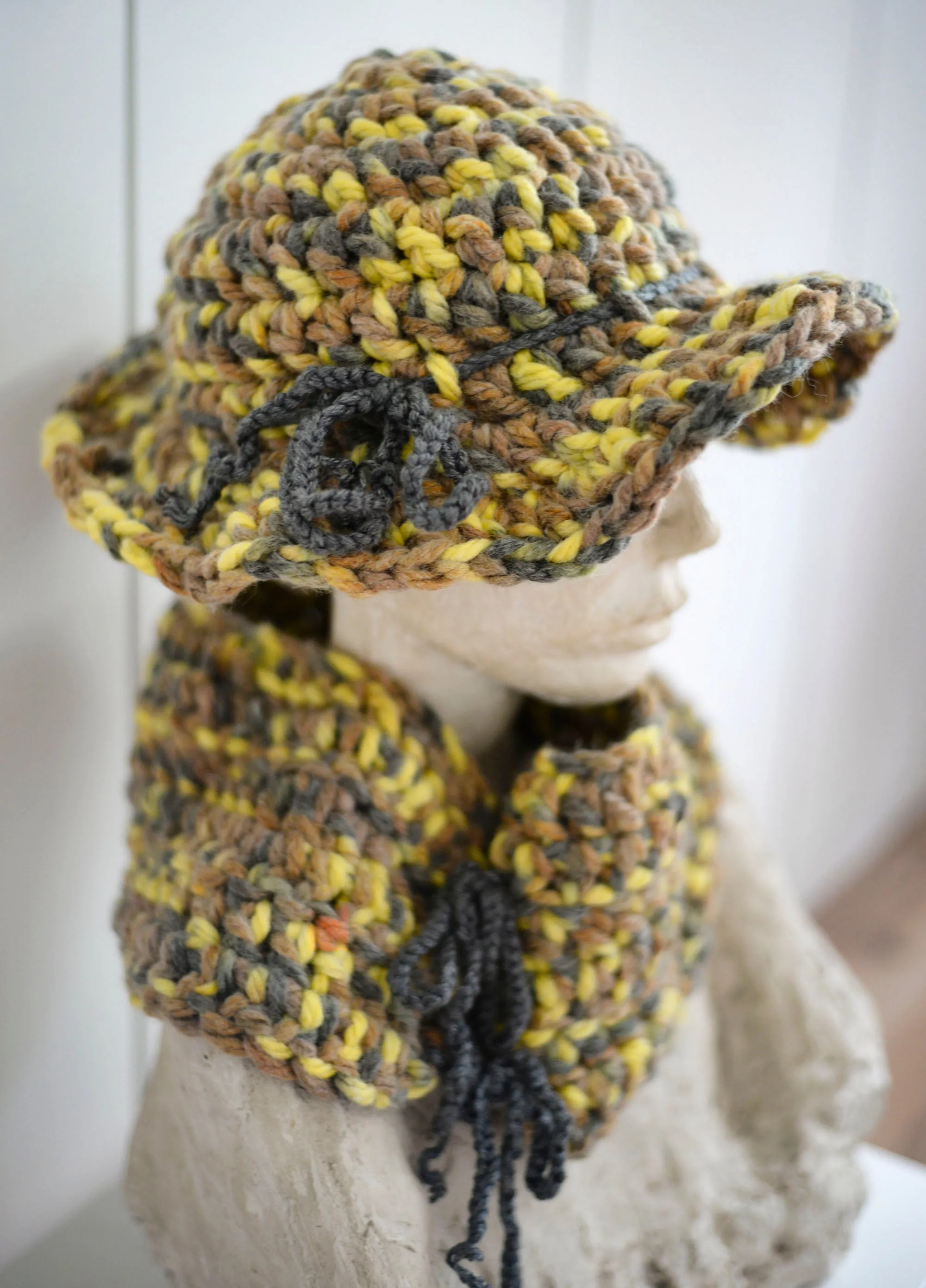 "Western Mountain" Set (Hat & Scarf)